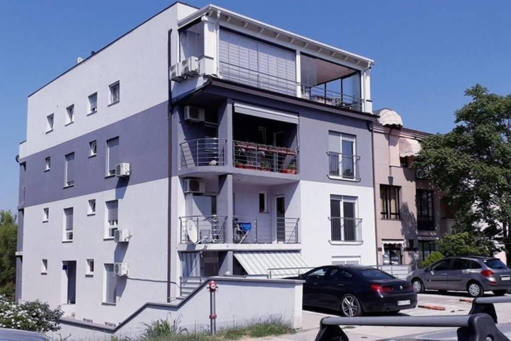 Apartman Franko - Uz Parking PUY Exterior foto