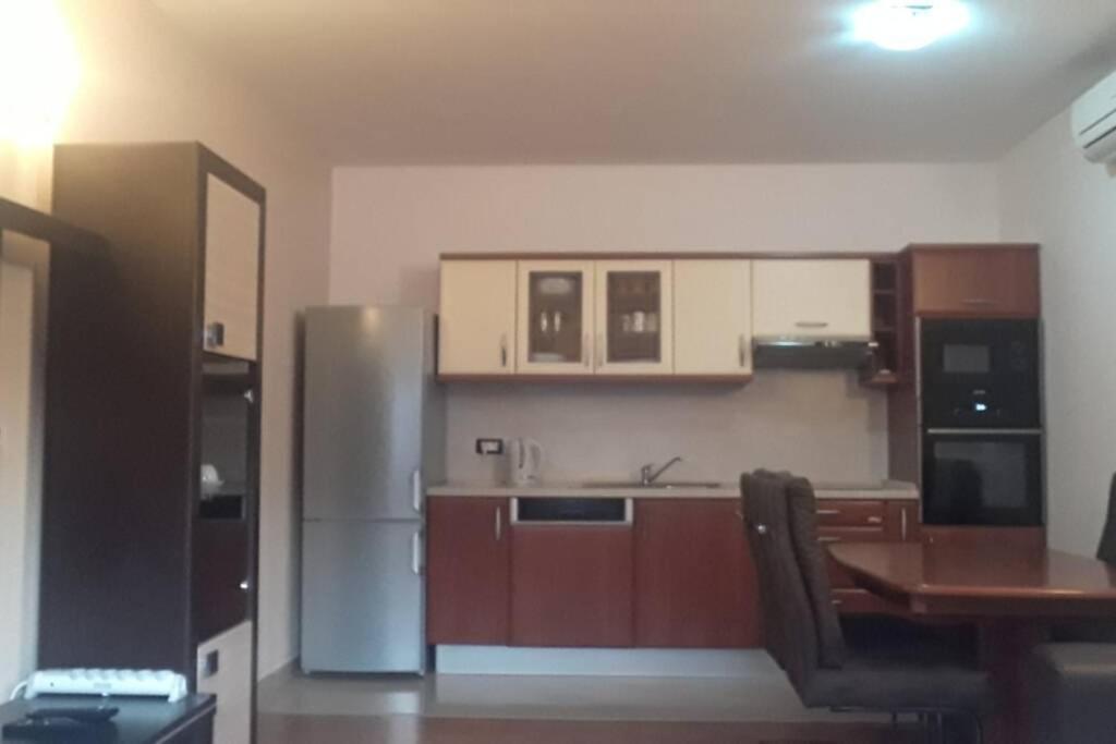 Apartman Franko - Uz Parking PUY Exterior foto